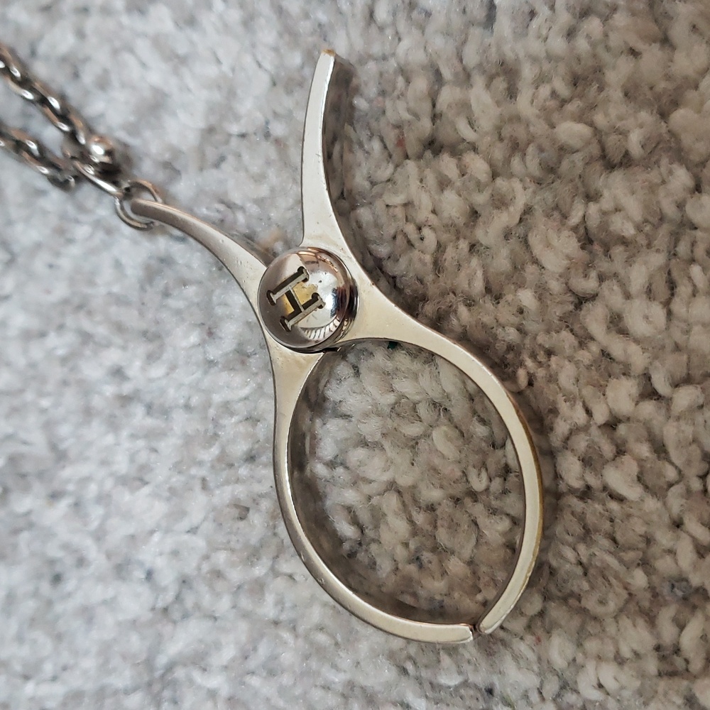 Hermes Elegant Silver Glove Clip , Scarf Clip, Keychain Accessory - Picture 2 of 3